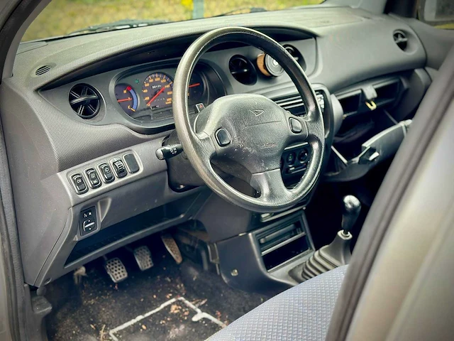 Daihatsu young rv 1.0 12v rti, 90jvhv - afbeelding 9 van  12