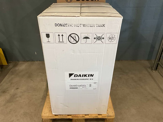 Daikin - altherma (150l) - ekhws150d3v3 - warmtepomp - afbeelding 2 van  3
