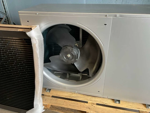Daikin - altherma 3 m 9kw - ebla09da3w1 - lucht-water warmtepomp buiten-unit - afbeelding 3 van  7