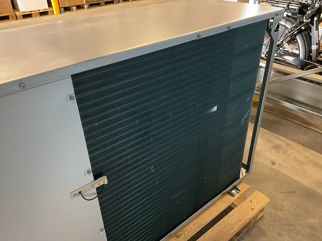 Daikin - altherma 3 m 9kw - ebla09da3w1 - lucht-water warmtepomp buiten-unit - afbeelding 4 van  7