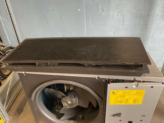 Daikin - erra12eaw1 - warmtepomp buiten-unit - afbeelding 3 van  6