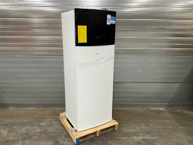 Daikin ehvx08s18eaa9w warmtepomp binnenunit 9kw - afbeelding 1 van  11