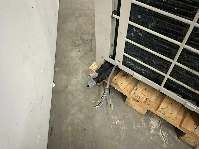 Daikin europe - lreq15b7y1 - inverter unit - afbeelding 7 van  10