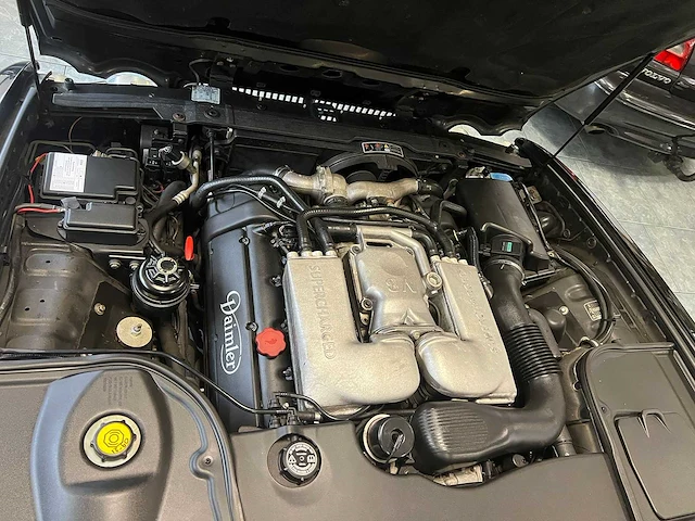 Daimler - 1999 - 4.0 - 4.0 v8 - 1-sng-43 - afbeelding 11 van  19