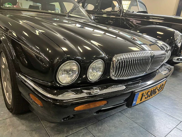 Daimler - 1999 - 4.0 - 4.0 v8 - 1-sng-43 - afbeelding 12 van  19