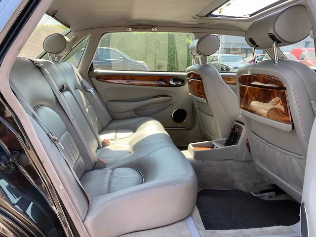 Daimler - 1999 - 4.0 - 4.0 v8 - supercharged - 1-sng-43 - afbeelding 8 van  18