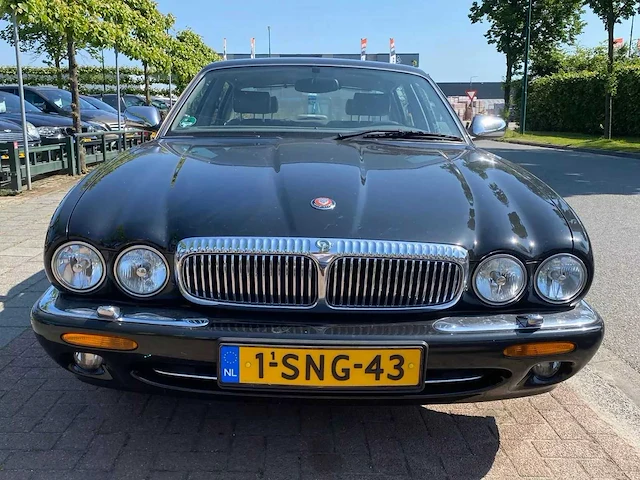Daimler - 1999 - 4.0 - 4.0 v8 - supercharged - 1-sng-43 - afbeelding 11 van  18