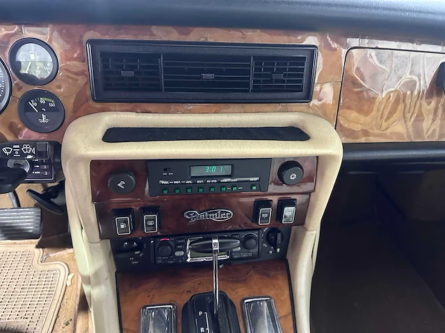 Daimler - double six - 5.3 v12 van den plas automaat - 67-jt-xs - afbeelding 6 van  26