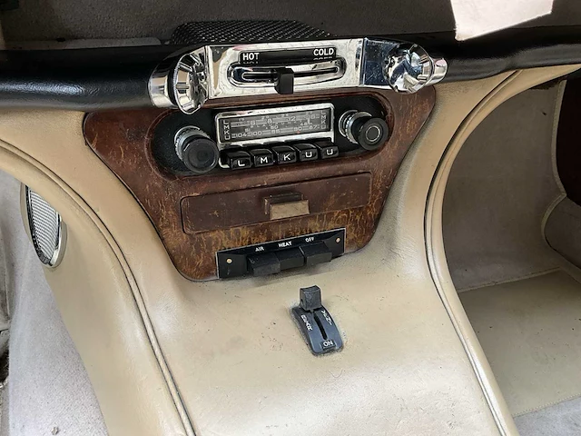 Daimler - oldtimer (1968) - afbeelding 19 van  40
