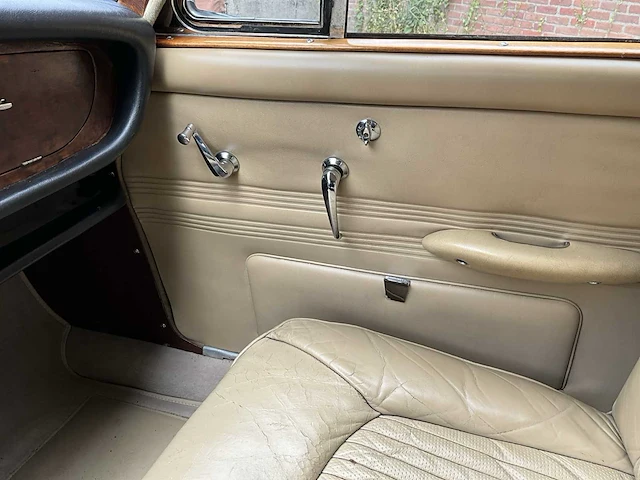 Daimler - oldtimer (1968) - afbeelding 20 van  40
