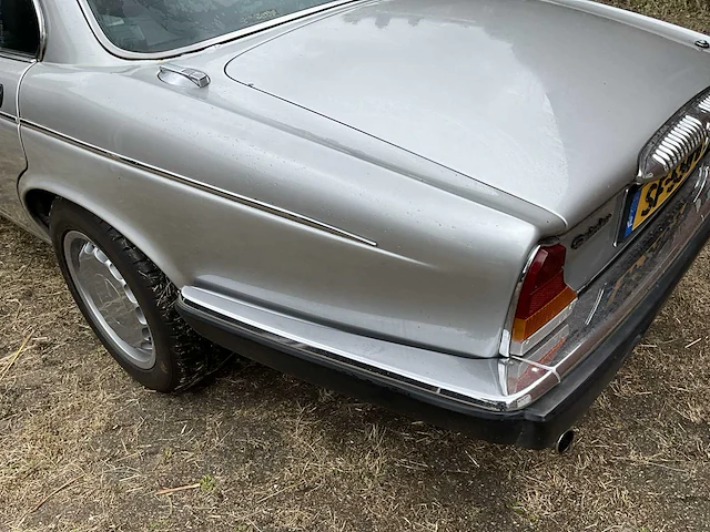Daimler - xj - oldtimer (1982) - afbeelding 8 van  32