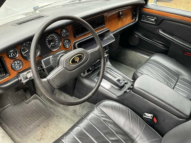 Daimler - xj - oldtimer (1982) - afbeelding 10 van  32