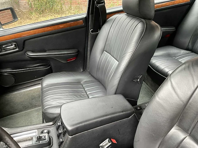 Daimler - xj - oldtimer (1982) - afbeelding 18 van  32