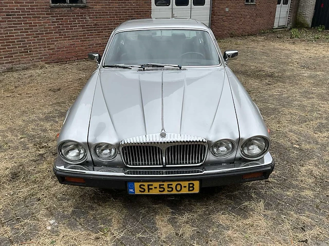 Daimler - xj - oldtimer (1982) - afbeelding 12 van  32