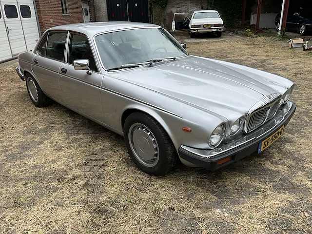 Daimler - xj - oldtimer (1982) - afbeelding 23 van  32