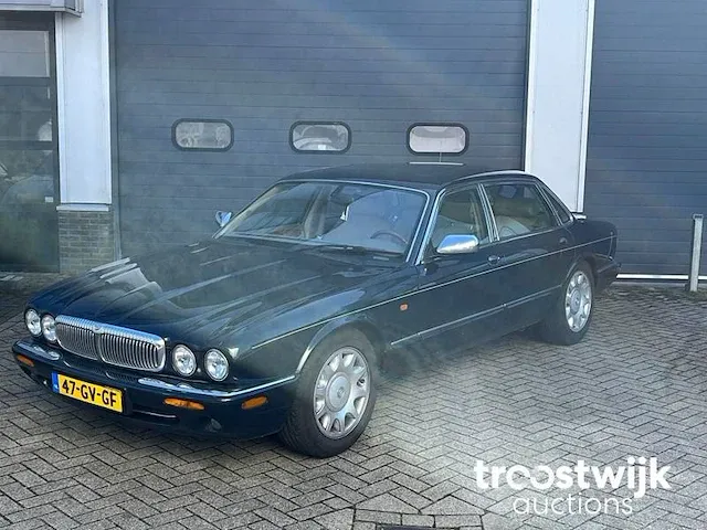 Daimler 4.0 4.0 v8 super automaat, 47-gv-gf - afbeelding 1 van  18