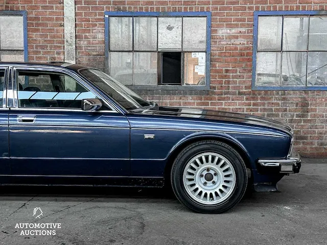 Daimler 4.0 l6 238pk 1990 -youngtimer - afbeelding 11 van  38