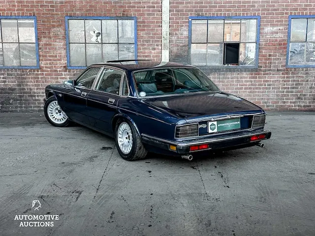 Daimler 4.0 l6 238pk 1990 -youngtimer - afbeelding 18 van  38