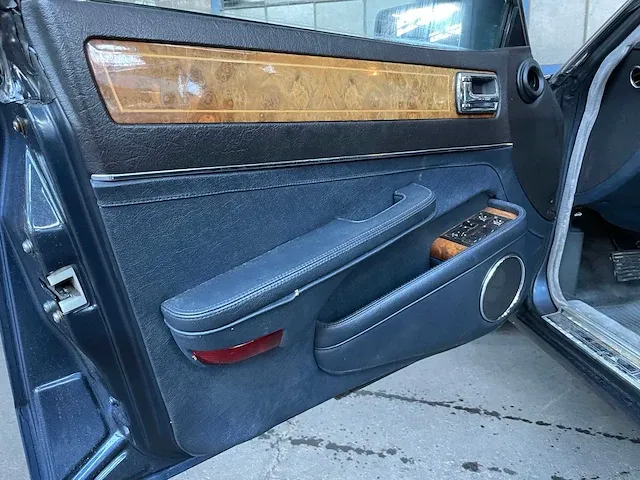 Daimler 4.0 l6 238pk 1990 -youngtimer - afbeelding 29 van  38
