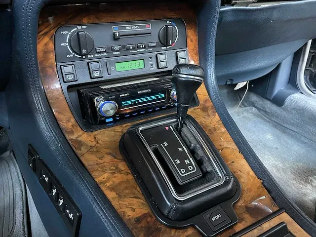 Daimler 4.0 l6 238pk 1990 -youngtimer - afbeelding 31 van  38