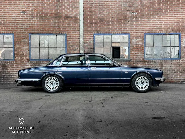 Daimler 4.0 l6 238pk 1990 -youngtimer - afbeelding 9 van  38