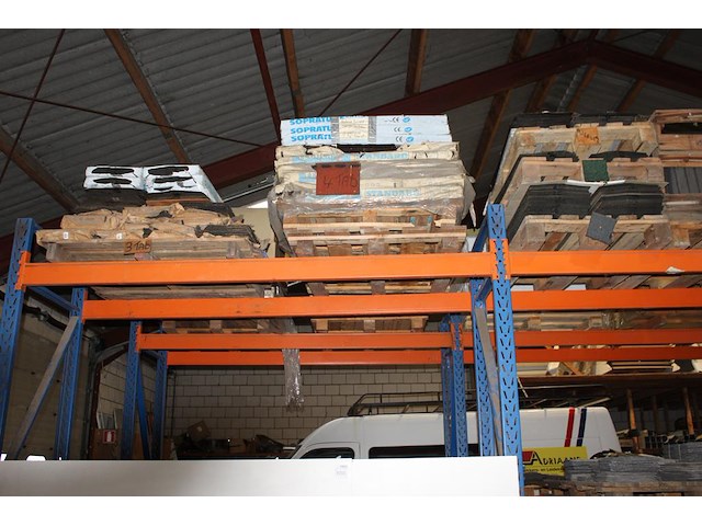 Dak shingles op 3 pallets. - afbeelding 1 van  1