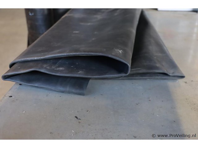 Dakbedekking, diverse rollen - afbeelding 4 van  8
