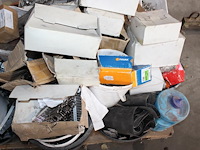 Dakdekkersproducten op pallet w.o. haken, nagels, epdm stroken, etc. - afbeelding 3 van  5