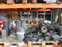 Dakdekkersproducten w.o. rollen epdm, kilgoot en bituum. - afbeelding 2 van  3