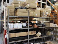 Dakgerelateerde producten in driedelige stelling w.o. dakdoorvoeren, ventilatiepannen, panhaken, flexibele ... - afbeelding 1 van  7