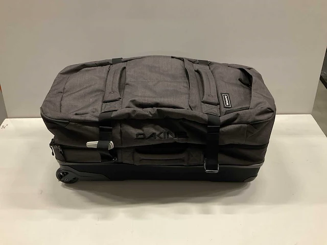 Dakine split stroller 85l carbon - afbeelding 1 van  3