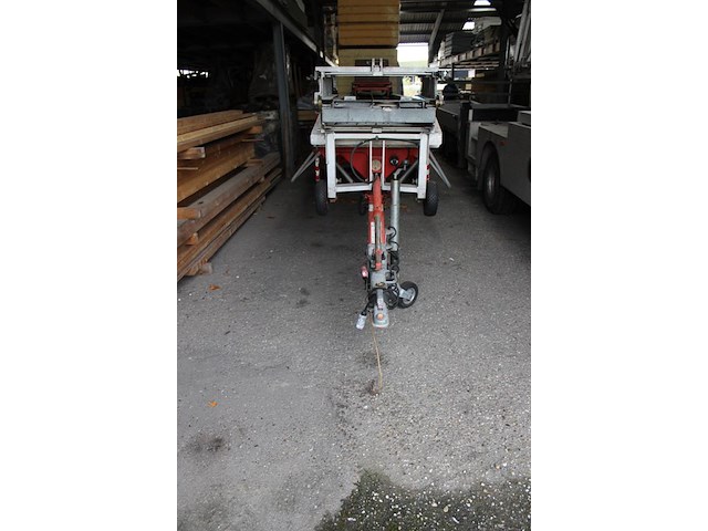 Daklift teupen apollo 26vh/hk met kenteken wg-xn-15. maximale draaglast 200 kg. maximale lengte vermoedelij... - afbeelding 2 van  9
