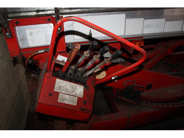 Daklift teupen apollo 26vh/hk met kenteken wg-xn-15. maximale draaglast 200 kg. maximale lengte vermoedelij... - afbeelding 4 van  9