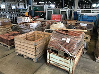 Dakpannen en vorsten (47x) - afbeelding 1 van  21