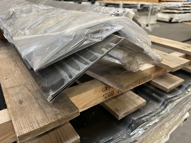 Dakpanprofielplaten zwart div. lengtes - afbeelding 2 van  7