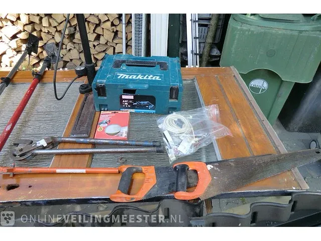 Dakramen en handgereedschap - afbeelding 2 van  4