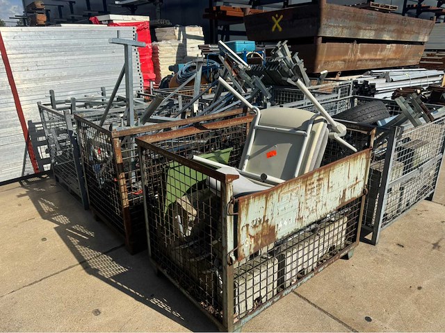 Dakrand beveiliging en aanhanger (198 mtr) - afbeelding 3 van  25