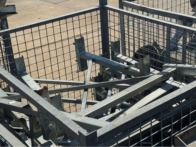 Dakrand beveiliging en aanhanger (198 mtr) - afbeelding 11 van  25