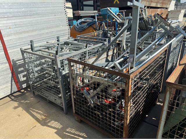 Dakrand beveiliging en aanhanger (198 mtr) - afbeelding 4 van  25