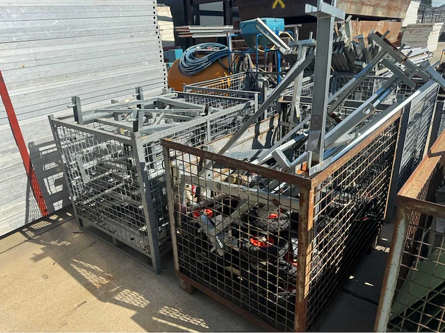 Dakrand beveiliging met hijsbok en aanhanger (198 mtr) - afbeelding 4 van  25