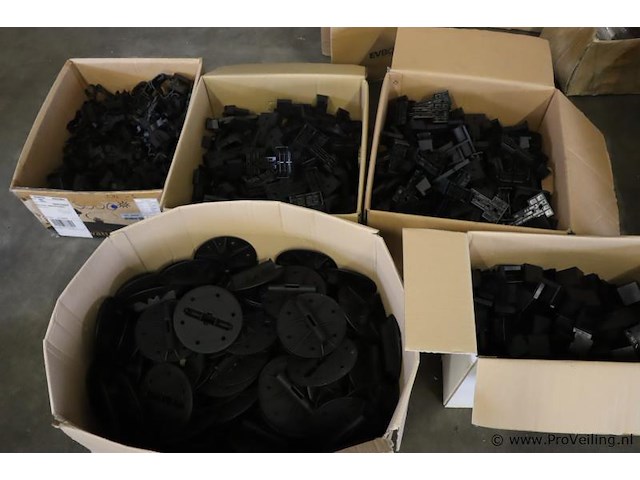 Daksteunen t.b.v. zonnepanelen| 5 dozen | nieuw - afbeelding 1 van  6