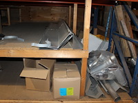 Daktrimmen, gootbeugels, goot , afvoeren, koppelstukken, etc. in 2 stellingsdelen. - afbeelding 3 van  4