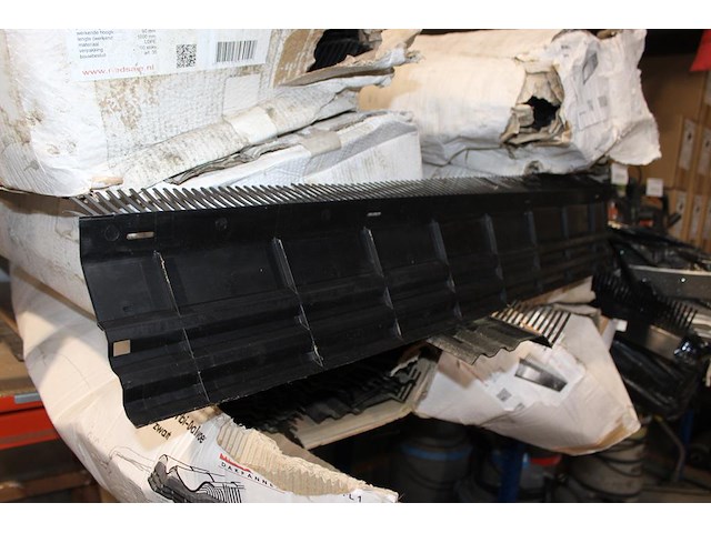 Dakvoeten in diverse uitvoeringen in stellingdeel. - afbeelding 3 van  3