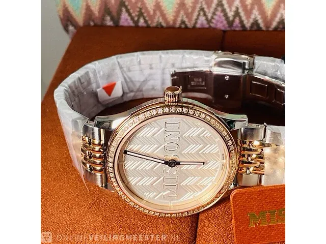 Dames horloge - missoni 60 diamanten 0.33 carat prijs €1900,00 - afbeelding 3 van  8