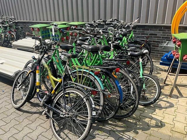 Damesfiets (16x) - afbeelding 1 van  3