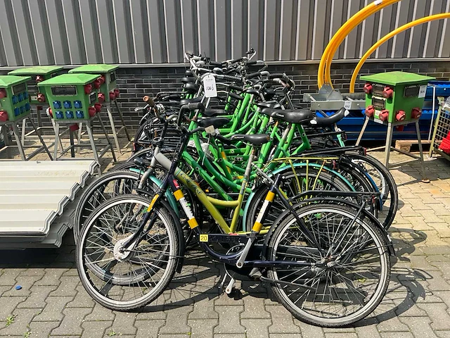 Damesfiets (16x) - afbeelding 2 van  3