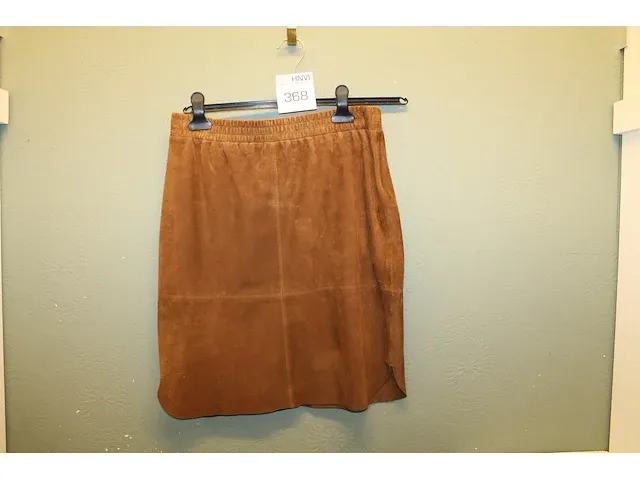 Damesrok dante 6 maat 40. adviesverkoopprijs € 199,99 - afbeelding 1 van  3