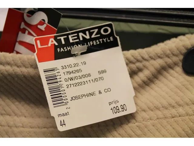 Damesrok josephine & co maat 44. adviesverkoopprijs € 109,90 - afbeelding 3 van  3