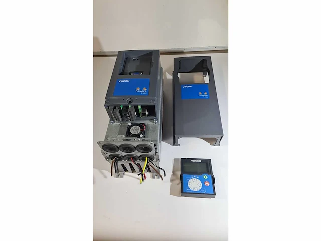 Danfoss - - vacon - frequentie regelaar 0,75kw - afbeelding 3 van  7