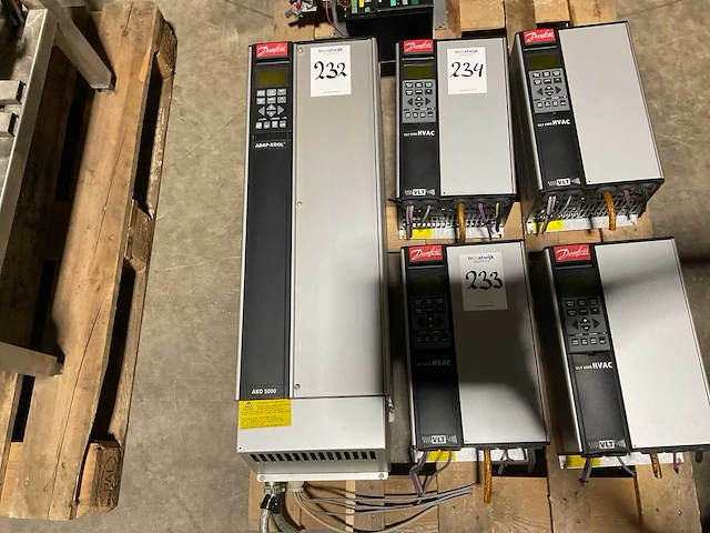 Danfoss akd 5000 frequentieregelaar - afbeelding 1 van  3